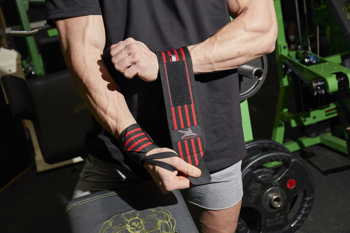 Wrist wraps black & red // for the gym - Limitless Pump