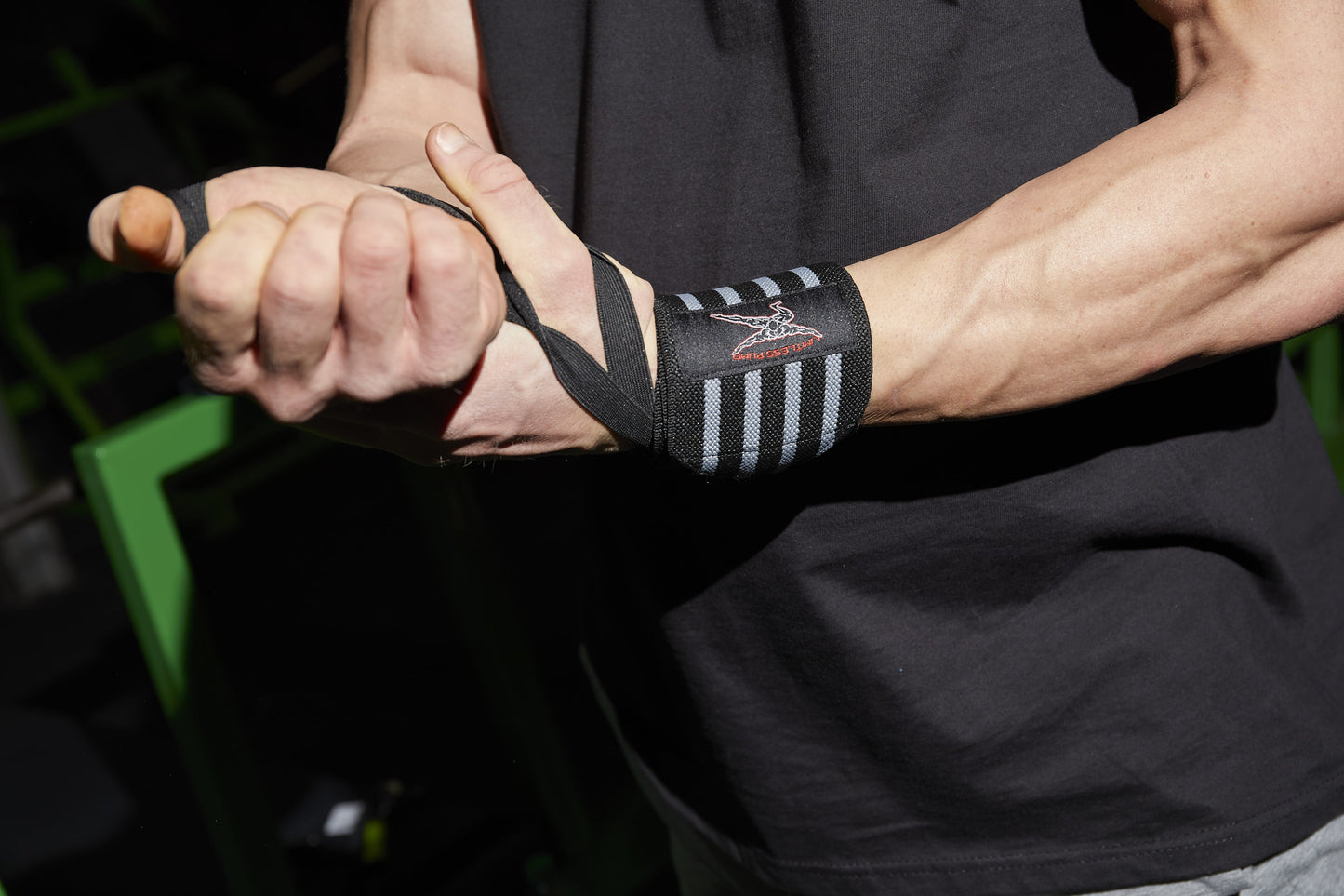 Wrist wraps black & grey // for the gym - Limitless Pump